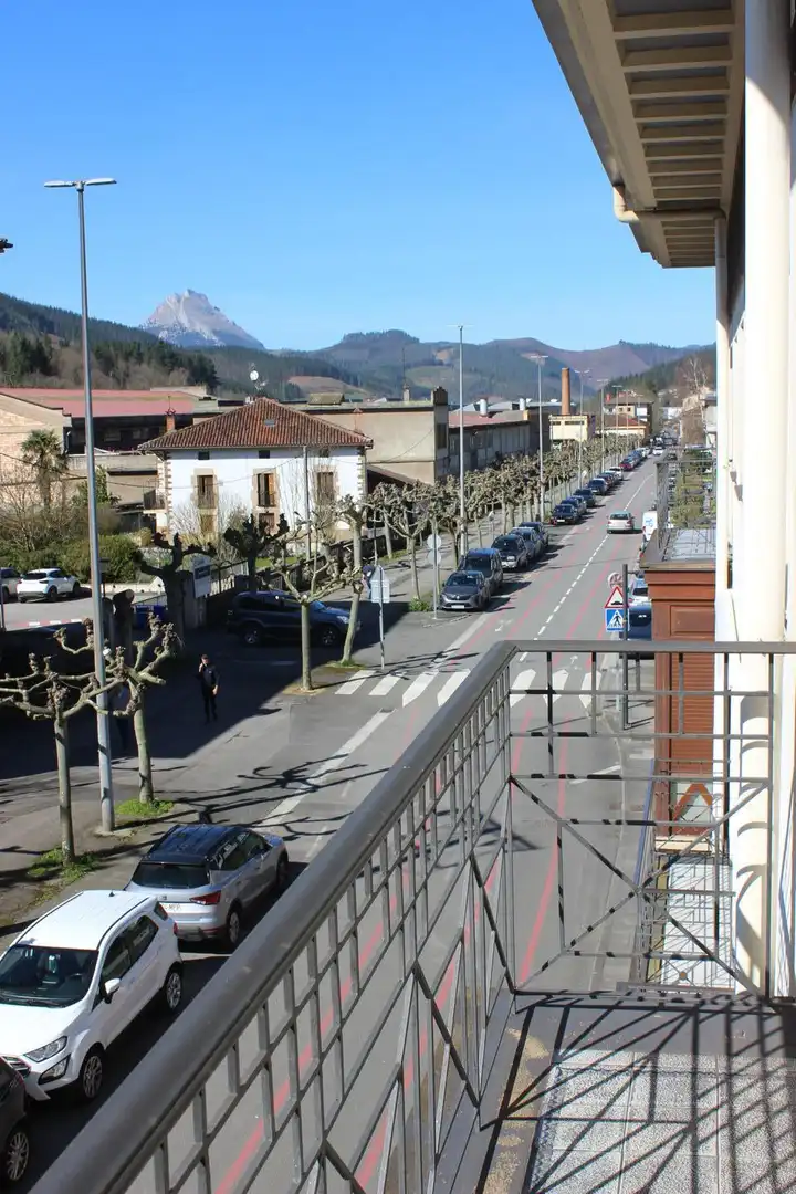 Vista exterior de Piso en venta en Oñati con Calefacción, Trastero y Balcón