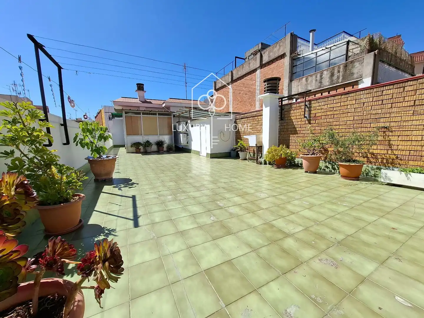Terraza de Ático en venta en L'Hospitalet de Llobregat con Aire acondicionado, Calefacción y Parquet