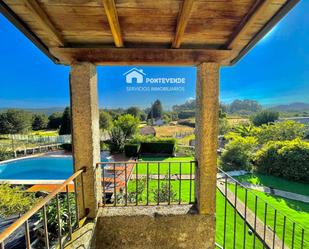 Vista exterior de Casa o xalet en venda en Ponte Caldelas amb Terrassa i Piscina