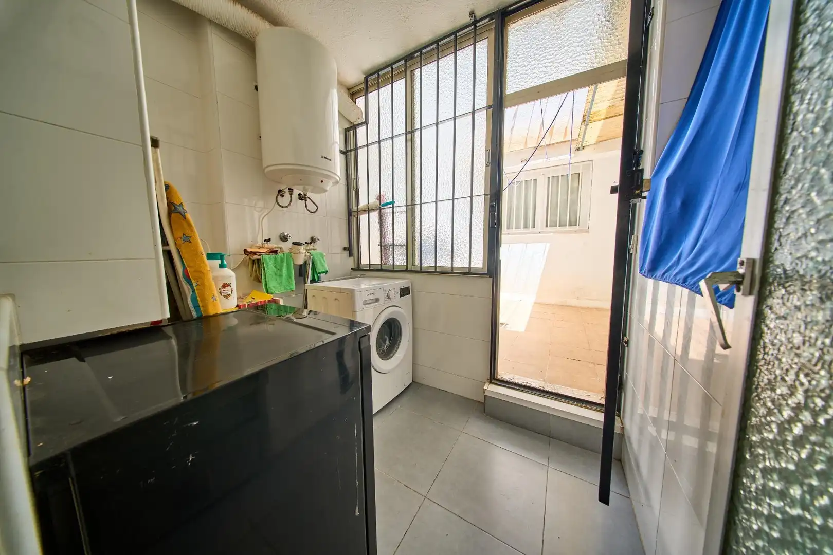 Kitchen of Flat for rent in Granada  with Heating, Terrace and Storage room
