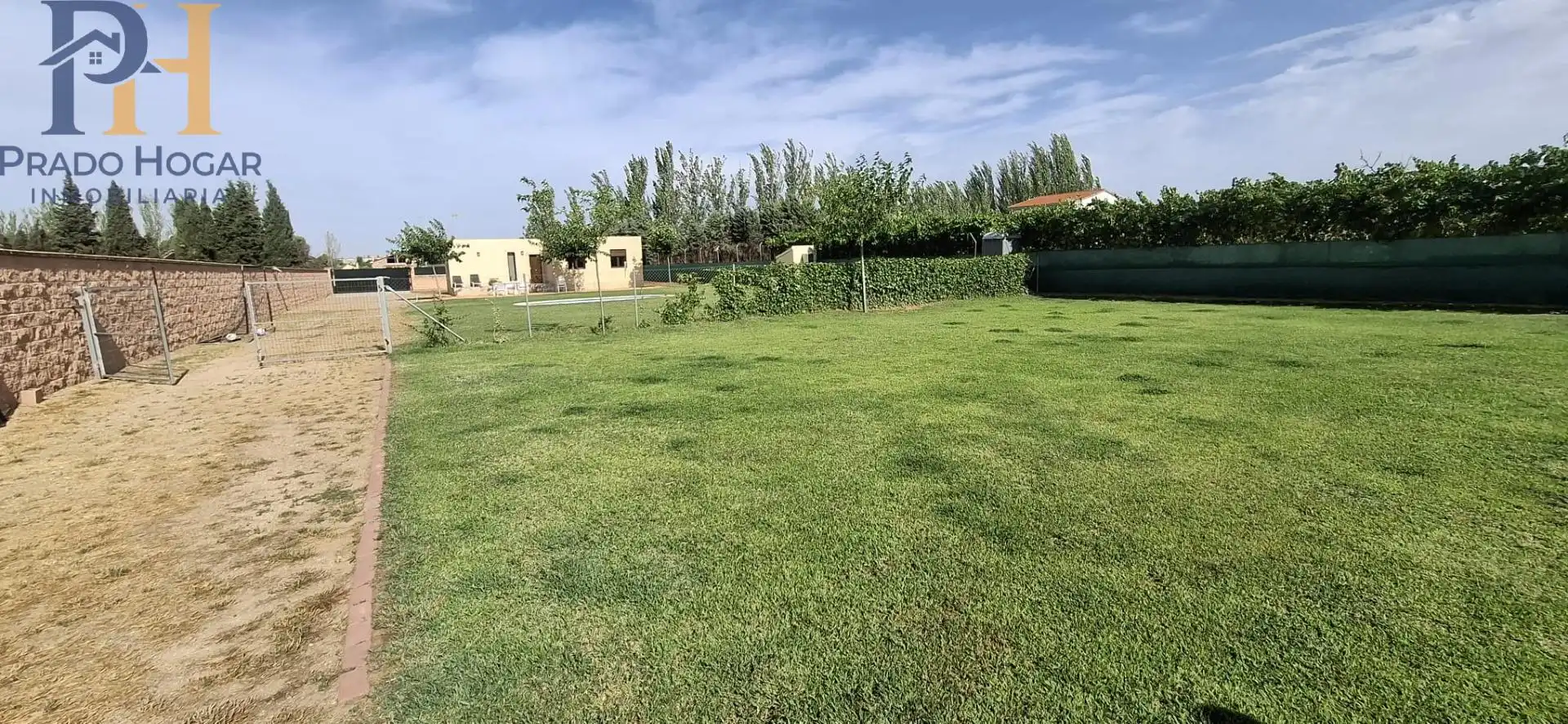 Houses for sale in Calle Calle Moscatel, Pepino