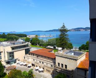 Vista exterior de Pis de lloguer en Vigo  amb Piscina