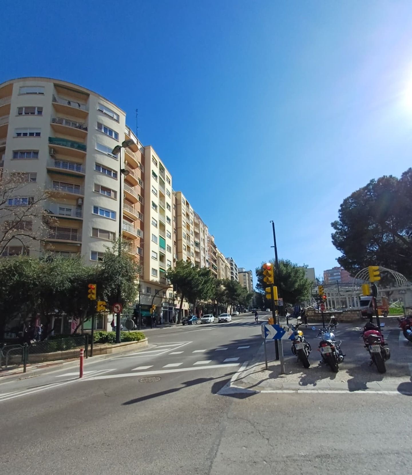 Vista exterior de Edificio en venta en  Zaragoza Capital