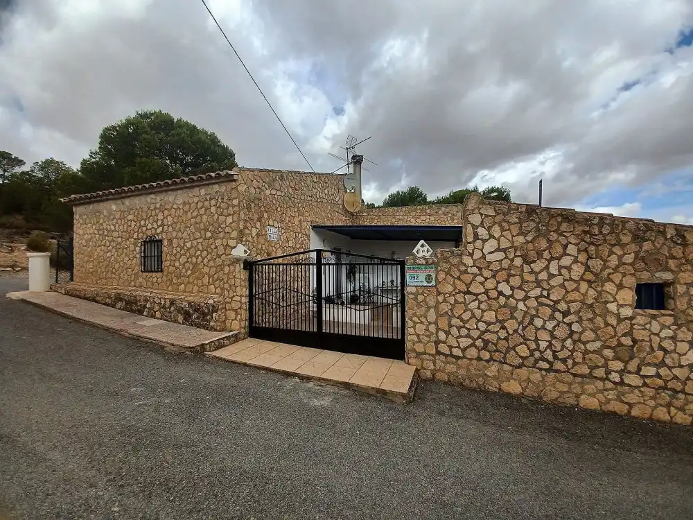 Vista exterior de Casa o xalet en venda en Yecla