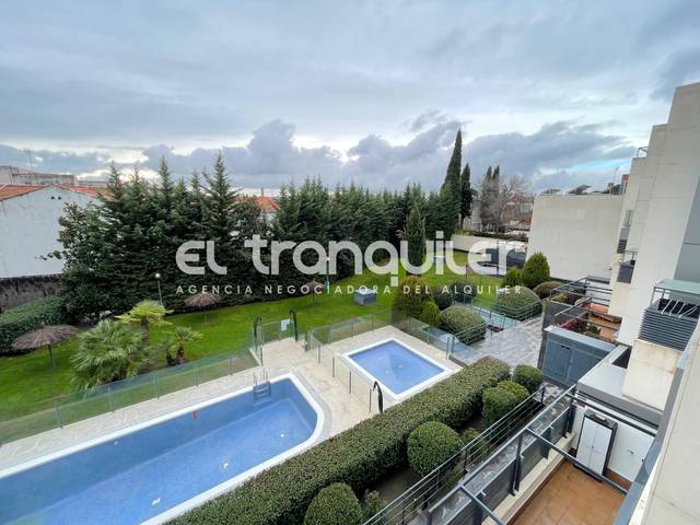 Dúplex en Alquiler en Calle Arcos de la Frontera en Aravaca