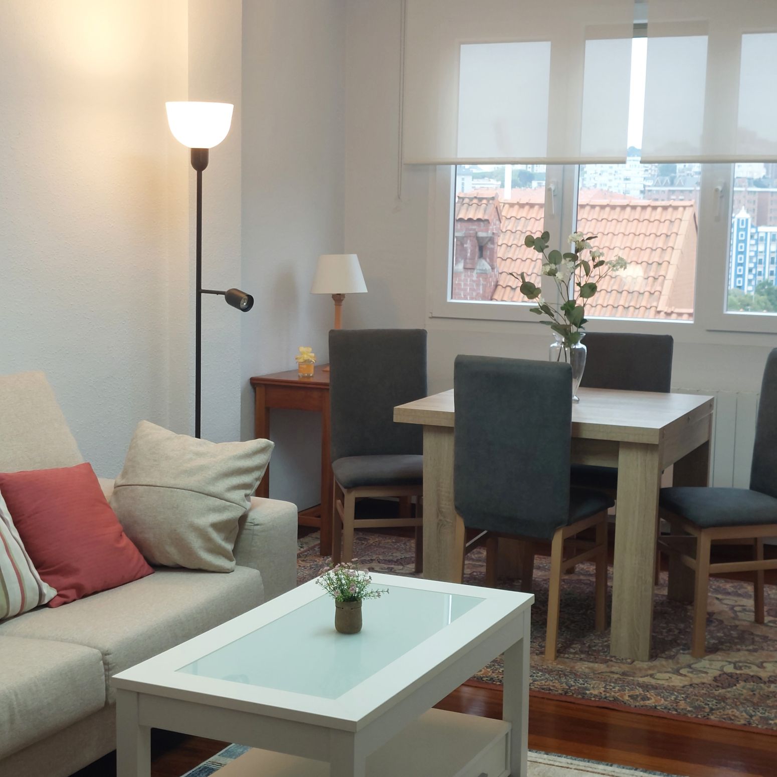 Living room of Flat to rent in Santander  with Heating and Parquet flooring