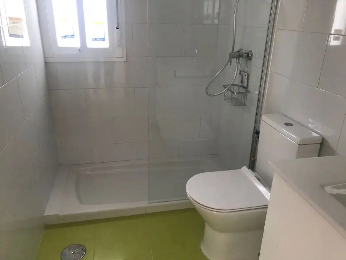 Badezimmer von Wohnung zum Verkauf in San Fernando mit Klimaanlage und Terrasse