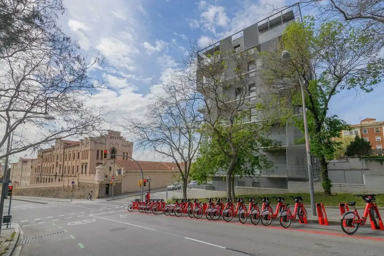 Parking de Planta baja en venta en Barcelona con Aire acondicionado