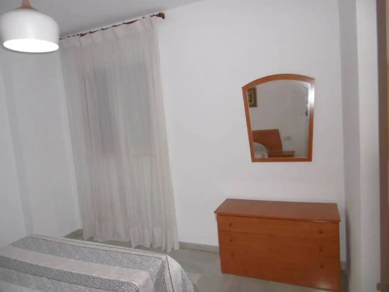 Habitación de Piso de alquiler en Almería con Amueblado