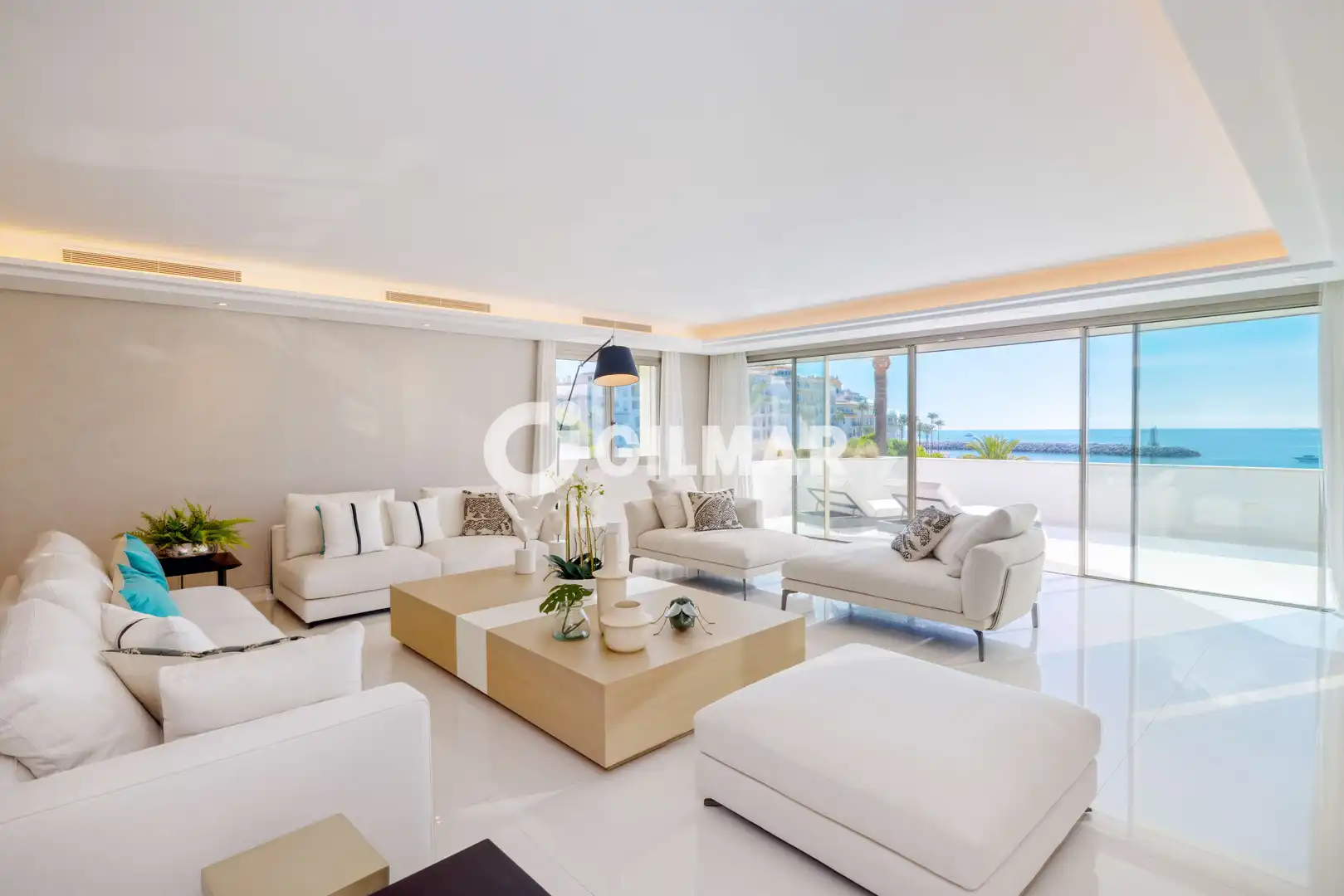 Apartament amb terrassa en venda a Nueva Andalucía