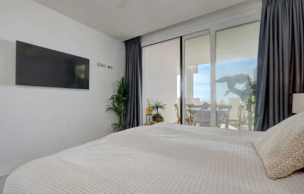 Habitación de Apartamento en venta en Benalmádena con Aire acondicionado, Calefacción y Jardín privado