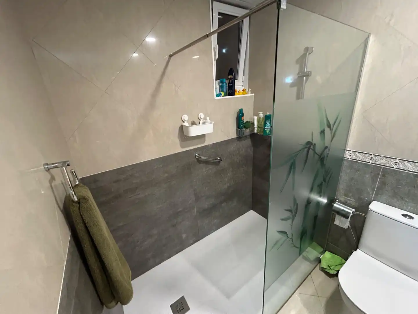 Bathroom of Flat for sale in Mataró  with Heating and Balcony