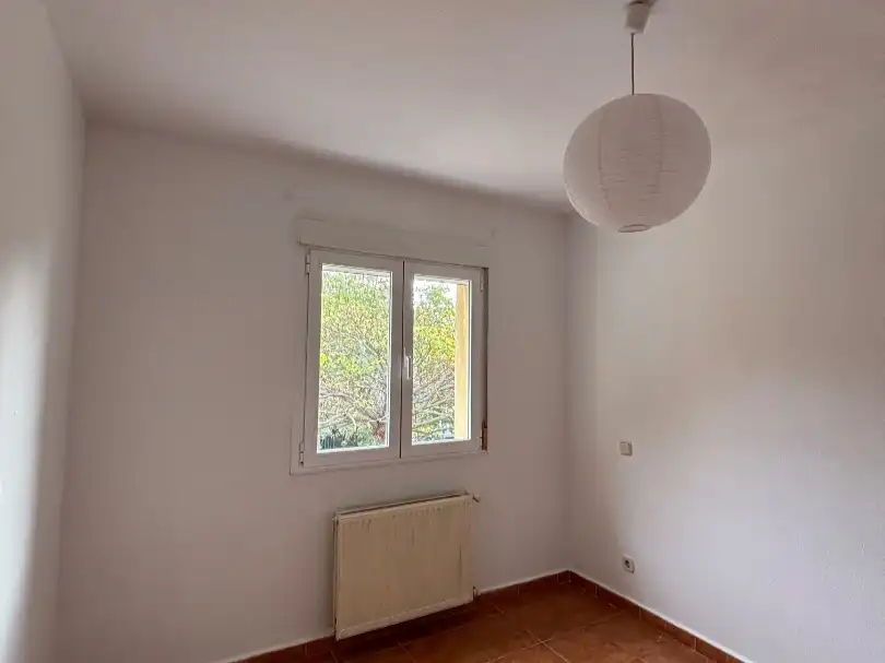 Dormitori de Casa o xalet en venda en Miraflores de la Sierra amb Terrassa