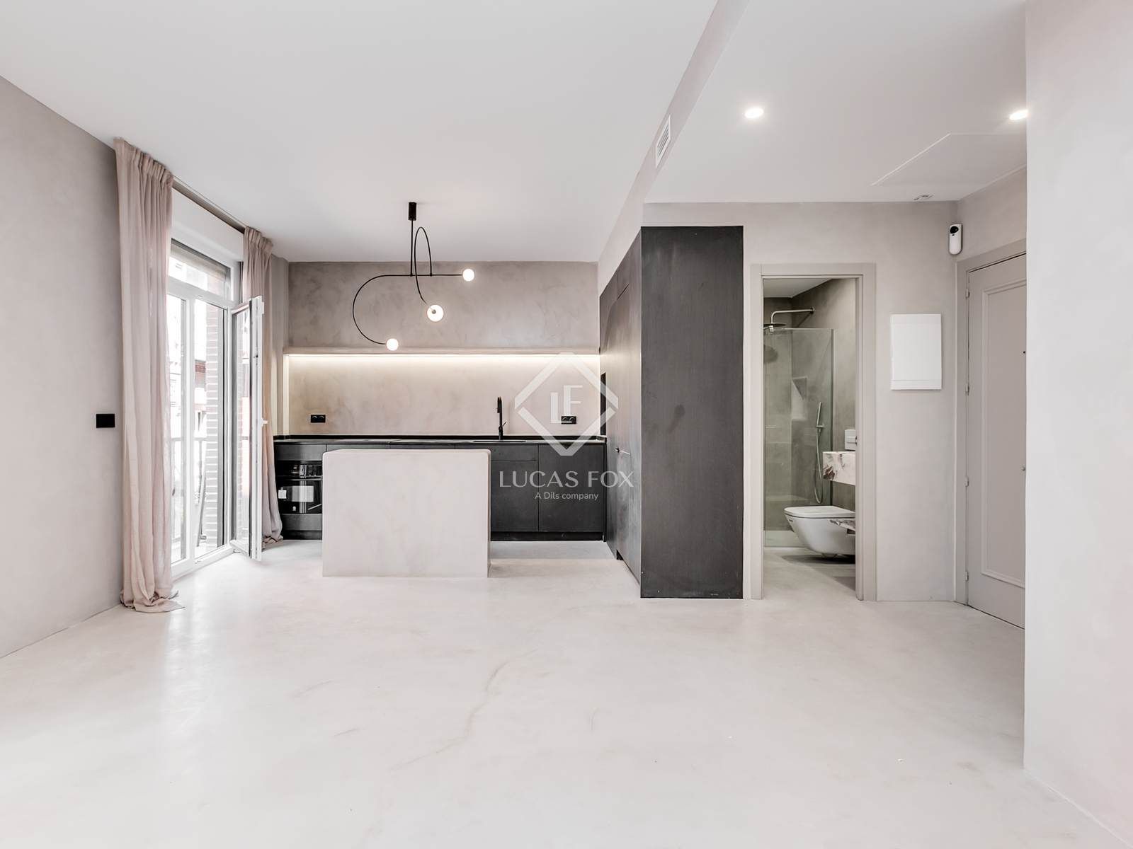Kitchen of Flat for sale in  Madrid Capital  with Air Conditioner and Balcony
