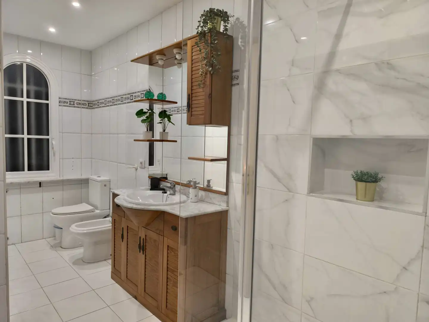 Badezimmer von Wohnungen zum Verkauf in Santa Úrsula mit Privatgarten, Terrasse und Abstellraum
