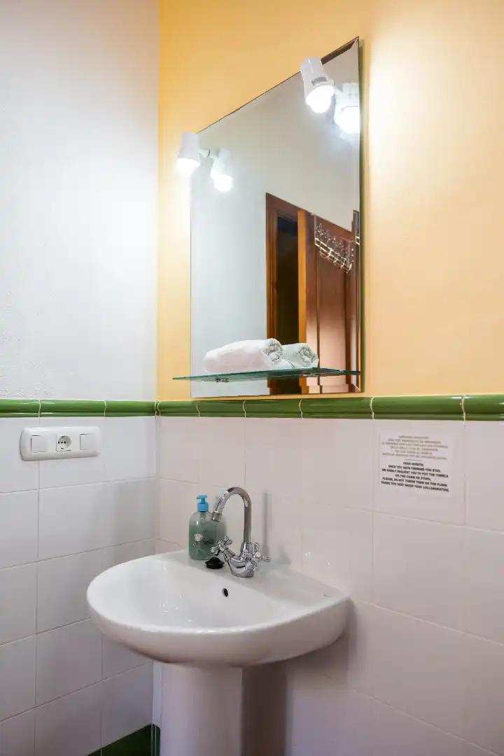 Baño de Finca rústica en venta en Montejaque con Aire acondicionado, Jardín privado y Terraza