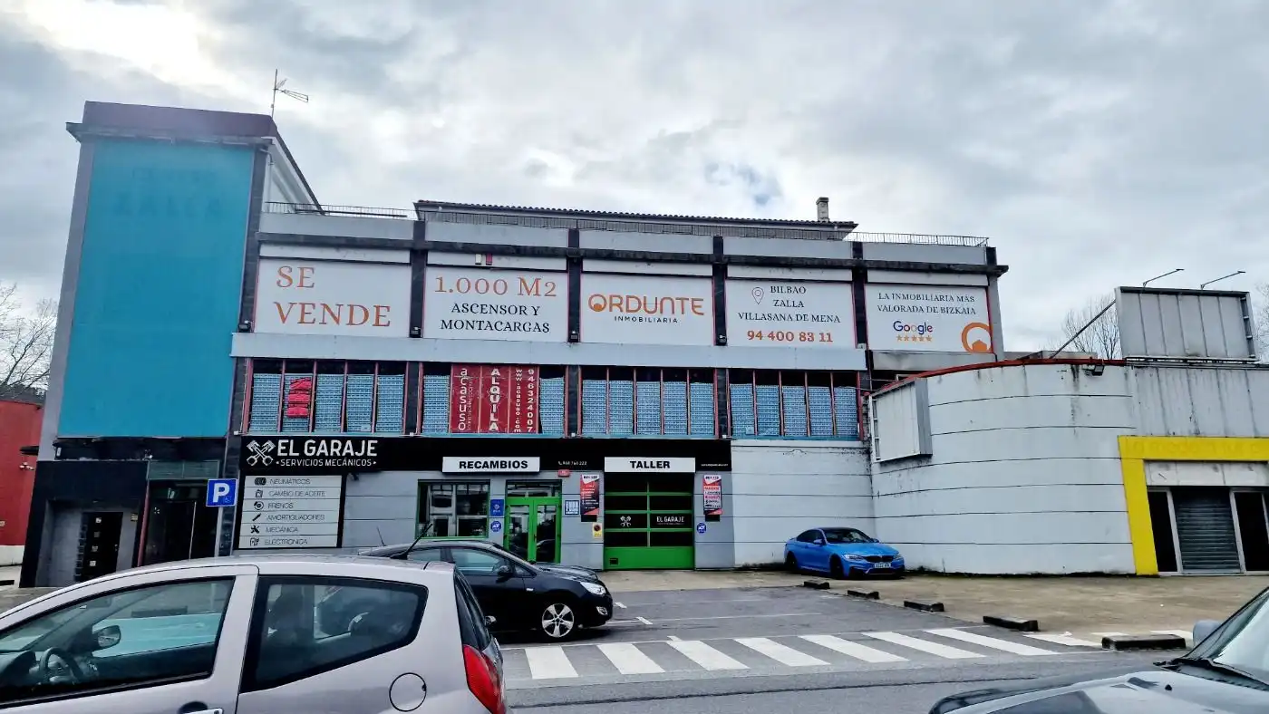 Local comercial en venda a Barrio el baular
