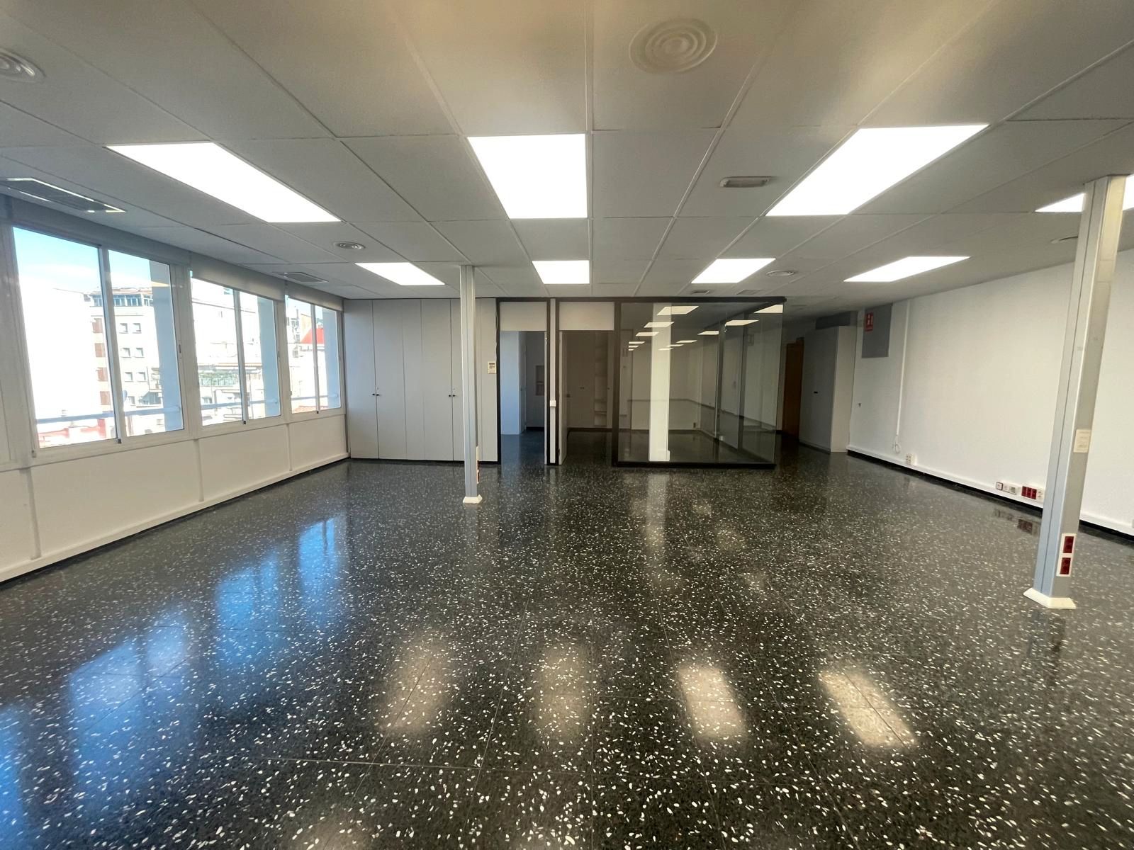 Office to rent in  Barcelona Capital  with Air Conditioner and Heating