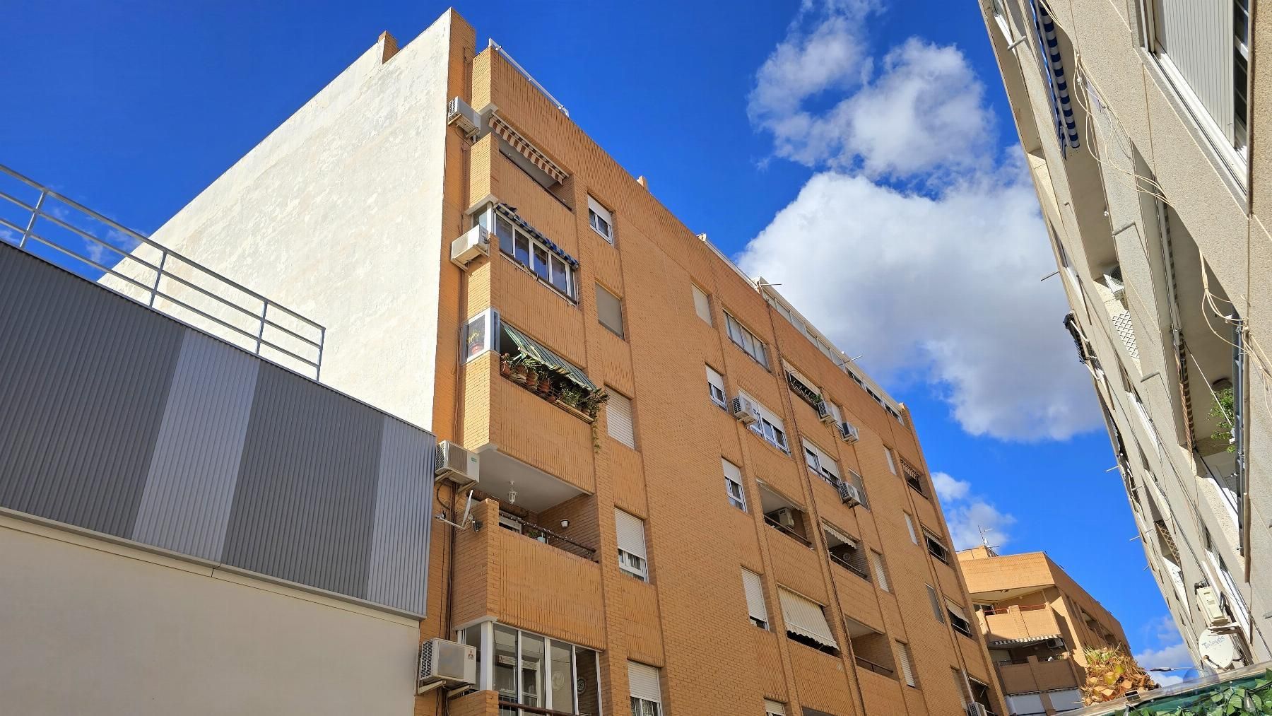 Vista exterior de Àtic en venda en Monóvar  / Monòver amb Terrassa