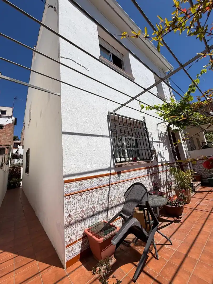 Vista exterior de Casa o xalet en venda en Castelldefels amb Aire condicionat, Calefacció i Terrassa