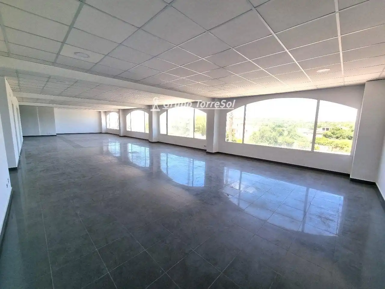 Local comercial en alquiler en ENLLAÇ AUTOPISTA, imagen 2