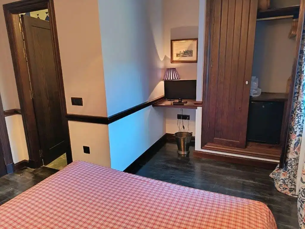 Bedroom of Buildings for sale in Navalonguilla