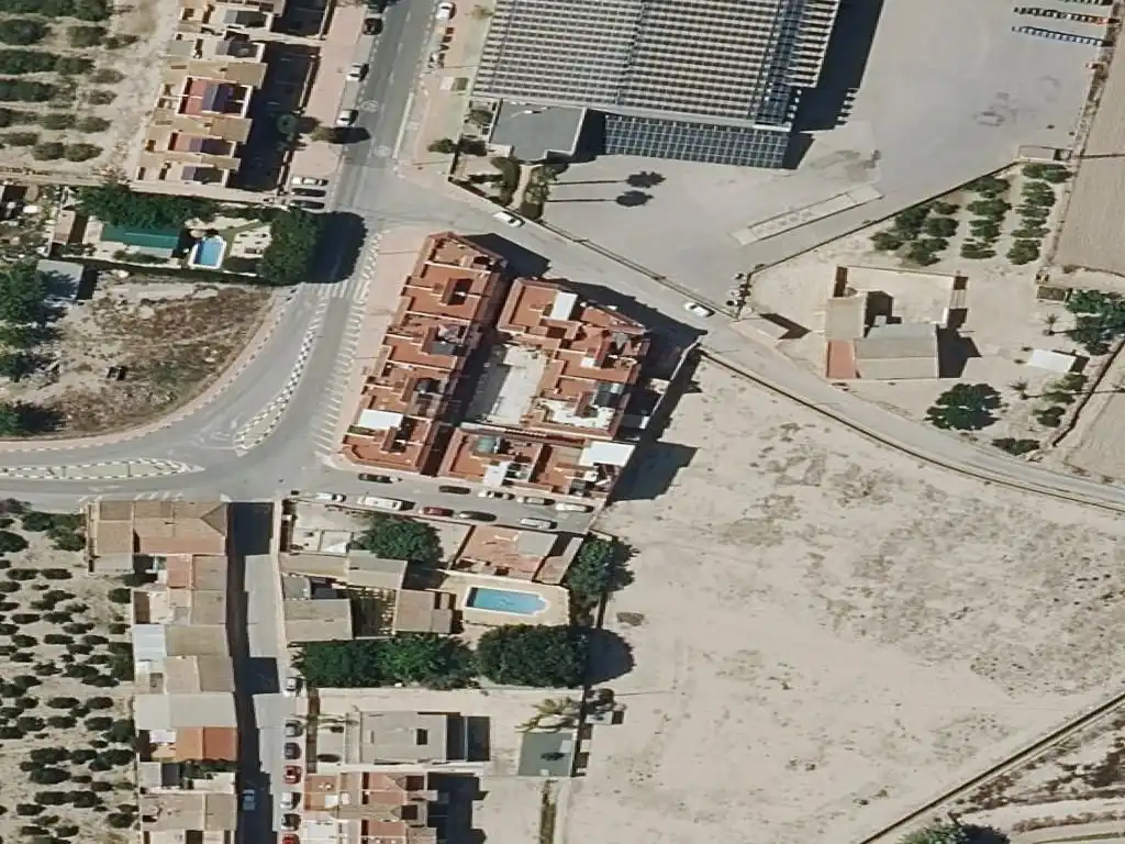 Casa en venda a AV. ALMORADÍ S/N A Planta Baja B