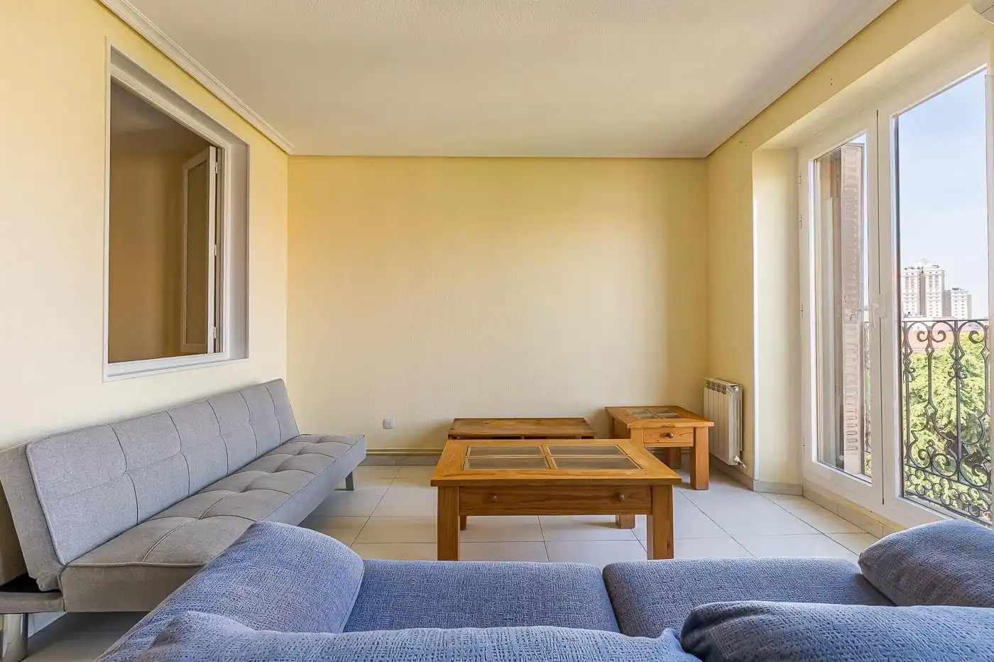 Living room of Flat for rent in Madrid  with Heating and Furnished
