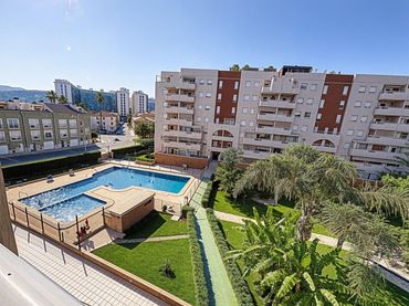 Pis amb piscina en venda a Calle LLAVADOR