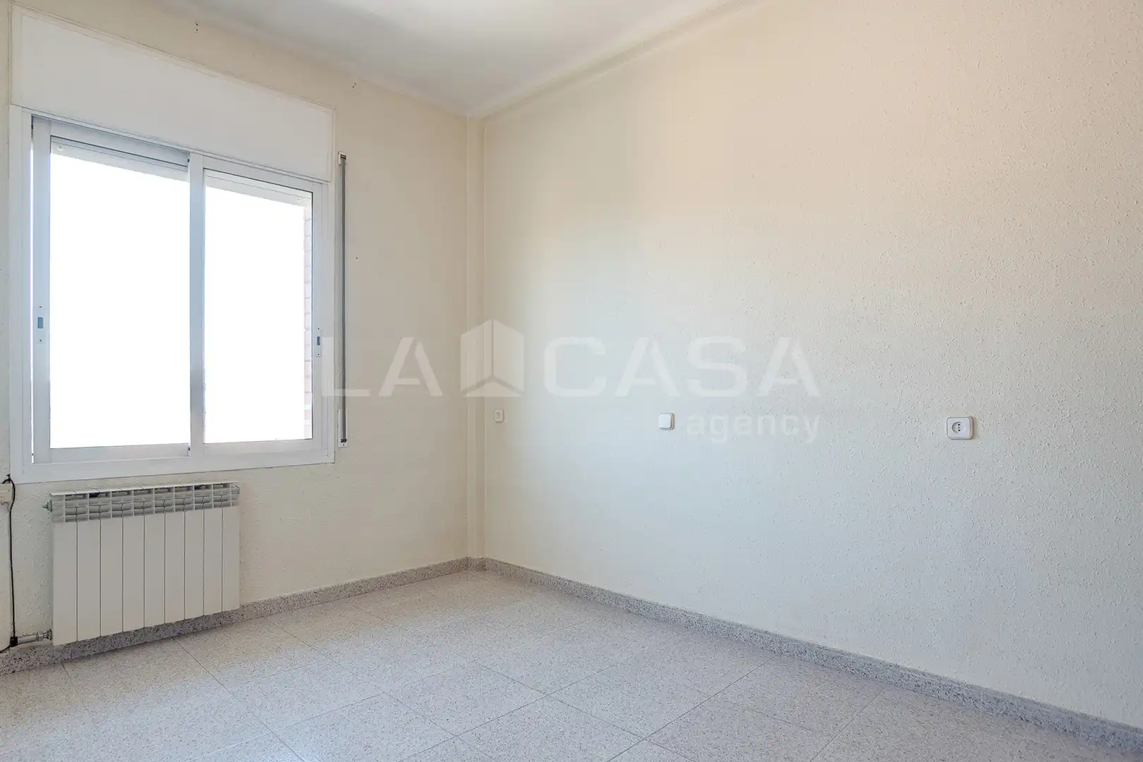 Habitación de Piso en venta en Barcelona con Calefacción y Balcón