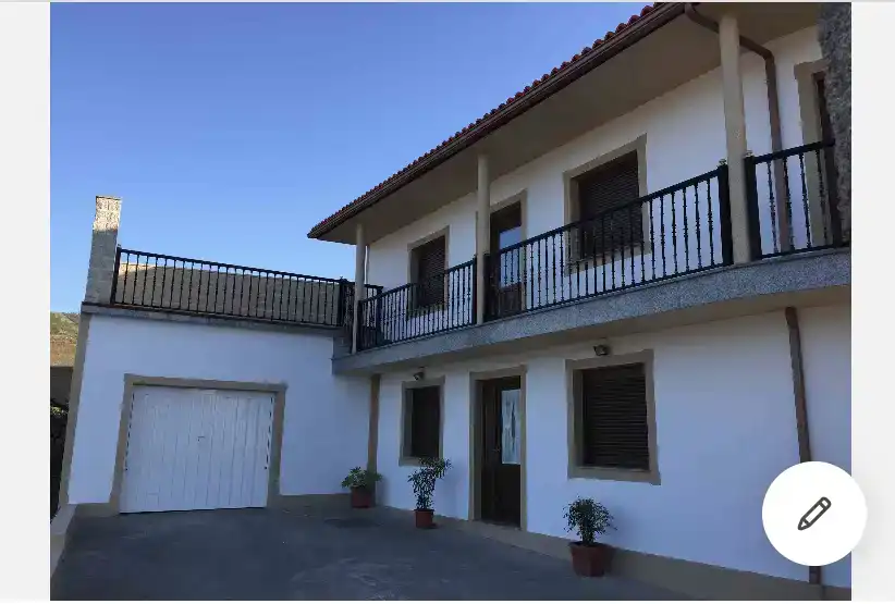 Vista exterior de Piso de alquiler en Carnota con Amueblado y Balcón