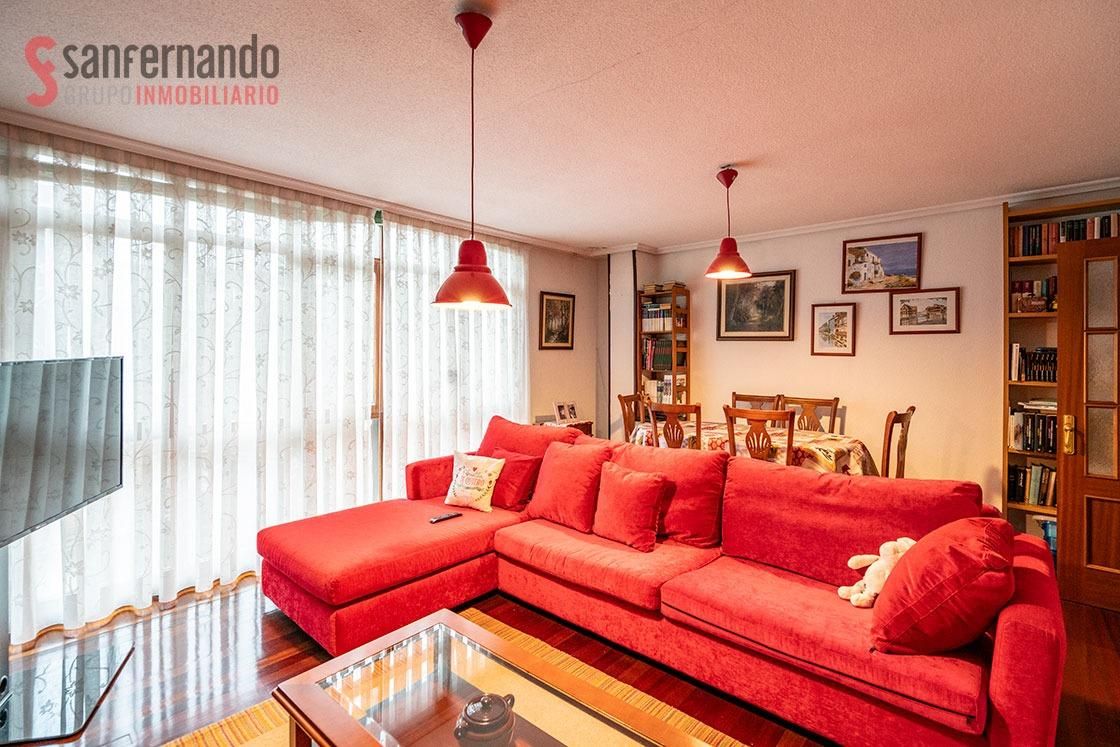 Sala d'estar de Dúplex en venda en Torrelavega  amb Calefacció i Balcó