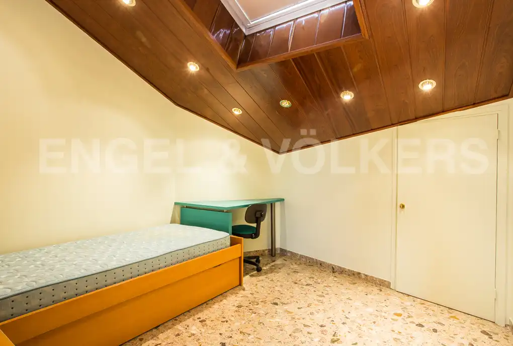 Bedroom of Attic for sale in Manresa  with Air Conditioner, Heating and Terrace