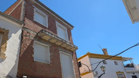 EDIFICIO CON PLANTA BAJA Y DOS PISOS EN ALCAUDETE