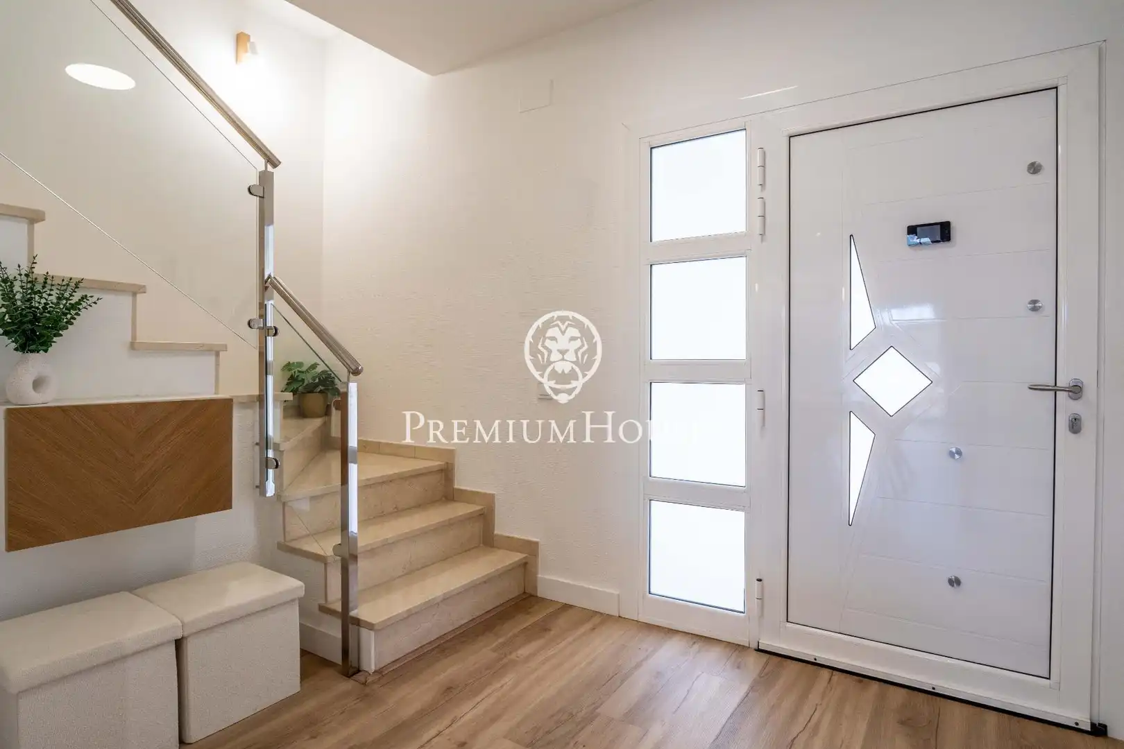 Detached homes for sale in Vilanova i la Geltrú  with Air Conditioner, Heating and Storage room