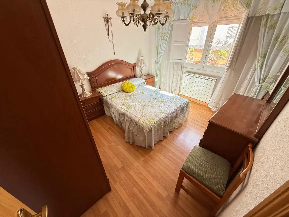 Bedroom of Flat for sale in  Zaragoza Capital  with Heating