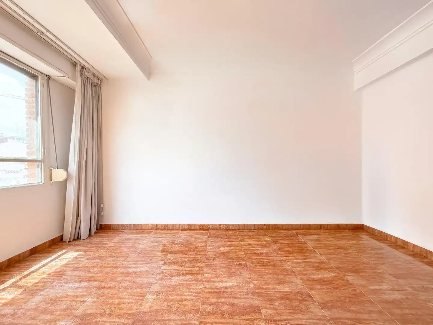 Piso en venta en Burjassot con Balcón