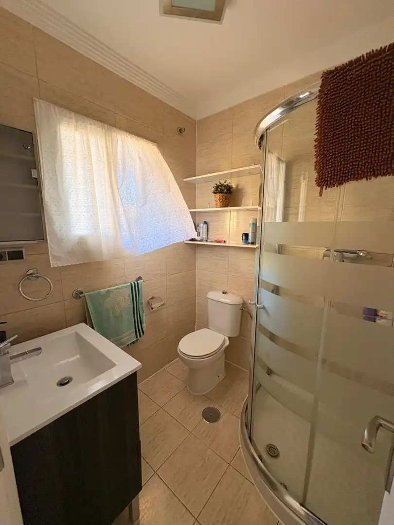 Bany de Apartament de lloguer en Torrox amb Terrassa i Piscina comunitària
