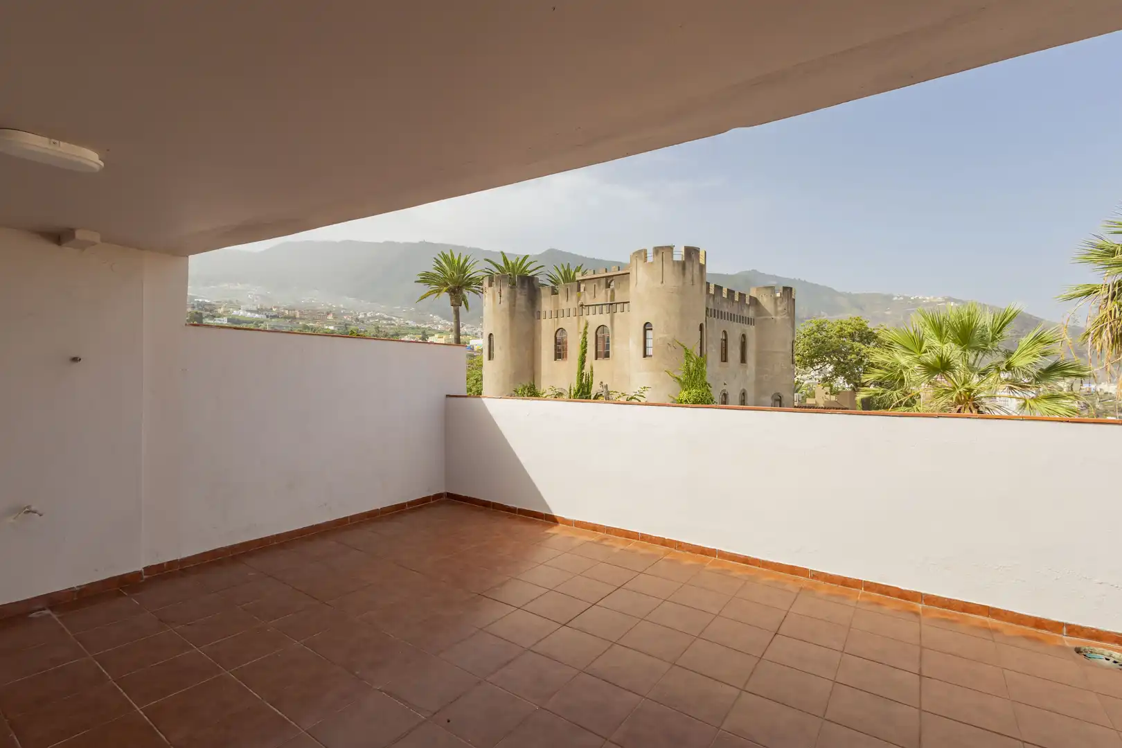 Terrasse von Einfamilien-Reihenhaus zum Verkauf in Los Realejos mit Privatgarten, Terrasse und Abstellraum