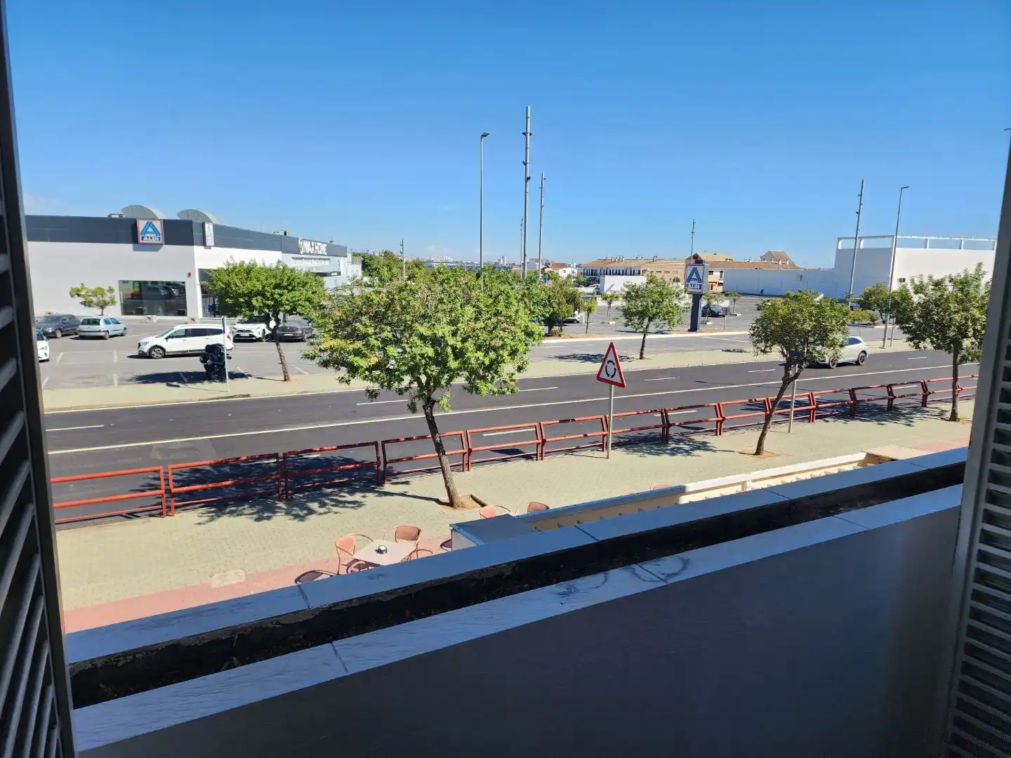 Außenansicht von Wohnung zur Miete in Aljaraque mit Balkon