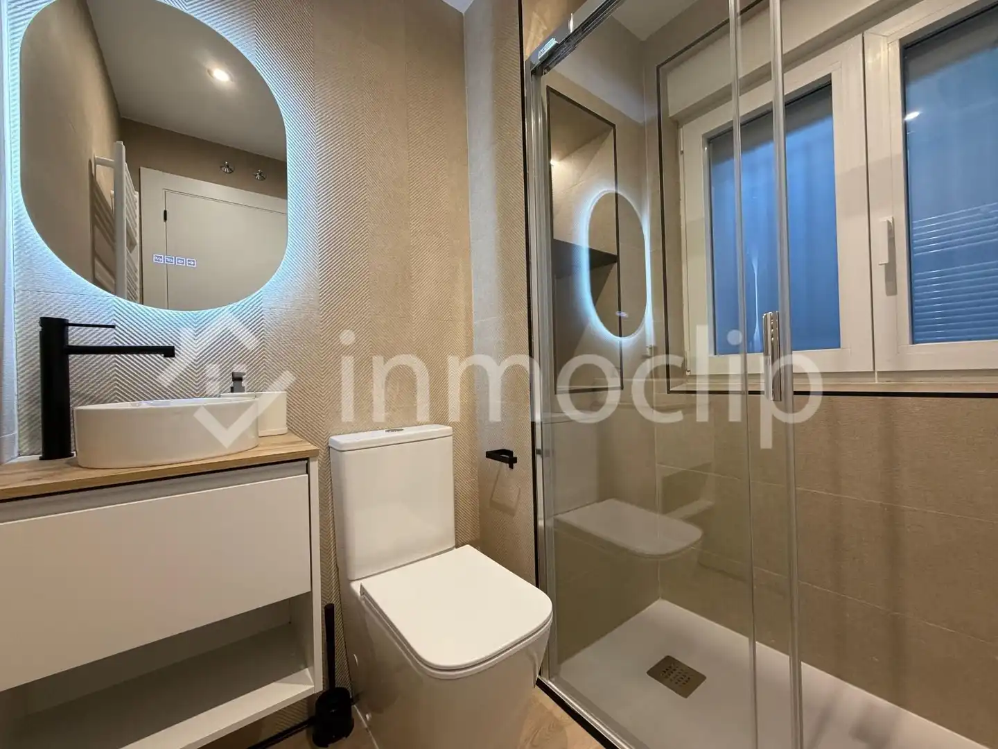 Baño de Piso de alquiler en Salamanca con Calefacción y Amueblado