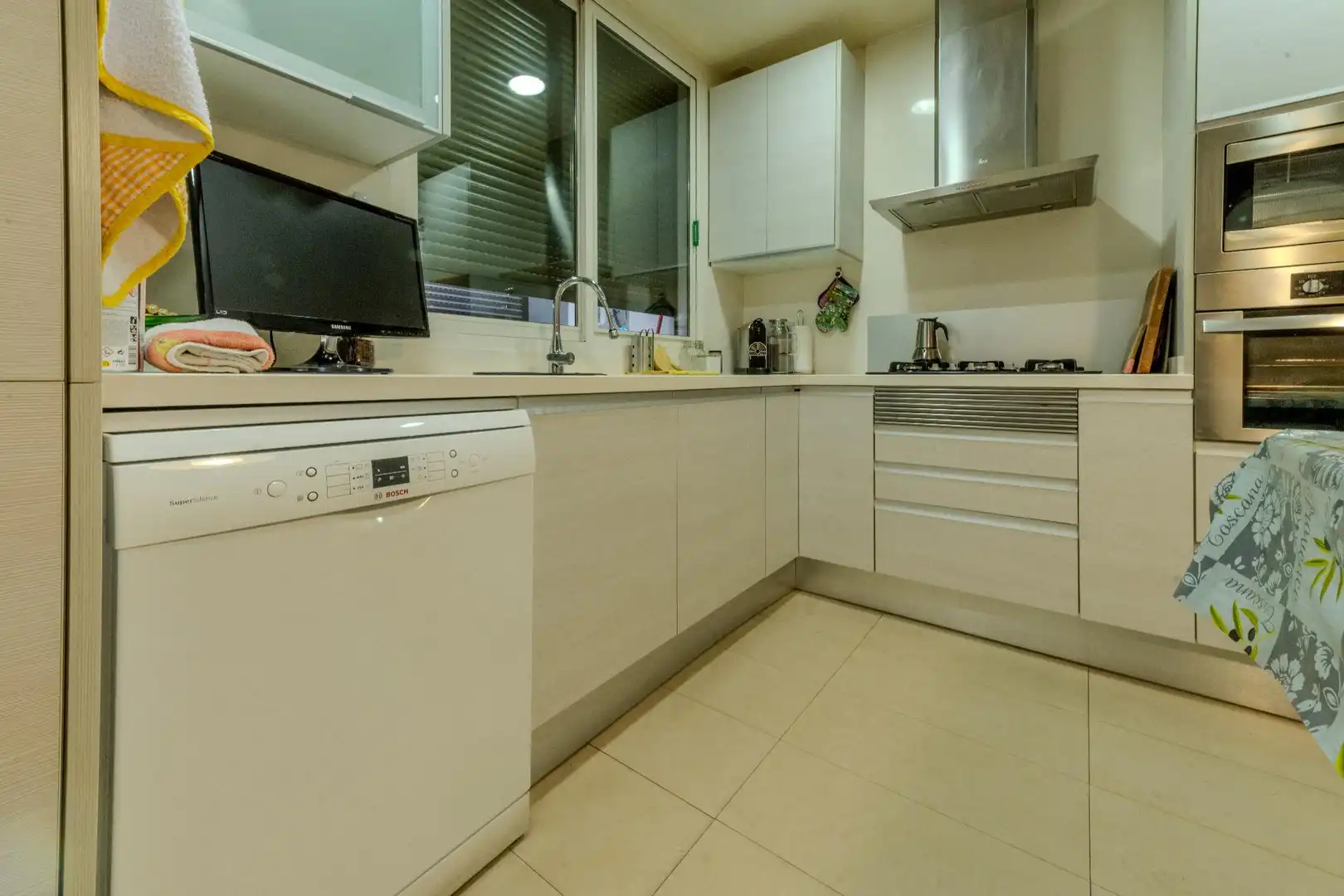 Cuina de Casa o xalet en venda en Sabadell amb Aire condicionat, Calefacció i Terrassa