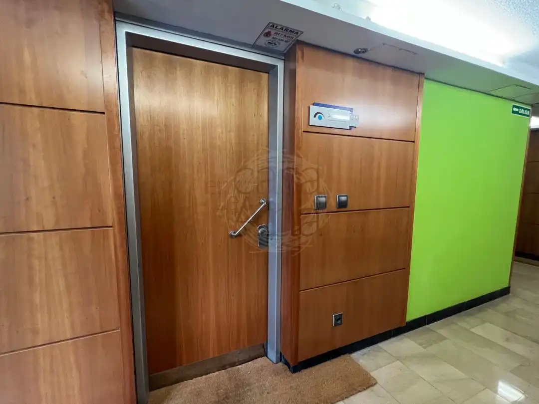 Office space with lift for sale in Gran Vía de Don Diego López de Haro 17, imagen 6