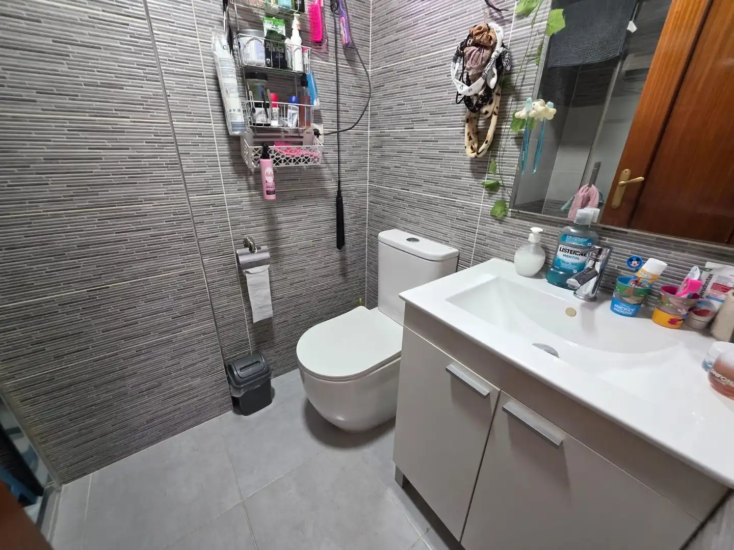 Baño de Piso en venta en Benidorm con Jardín privado, Amueblado y Piscina comunitaria
