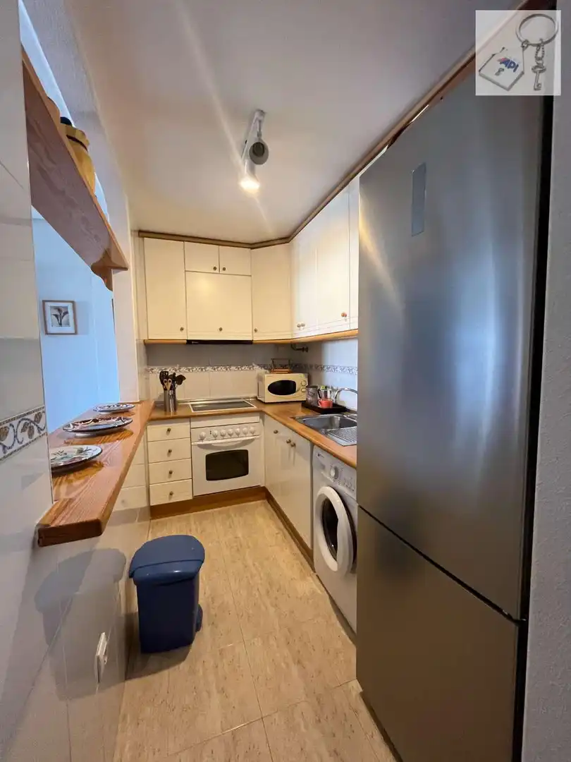 Cuina de Apartament en venda en Torrevieja amb Aire condicionat, Terrassa i Piscina