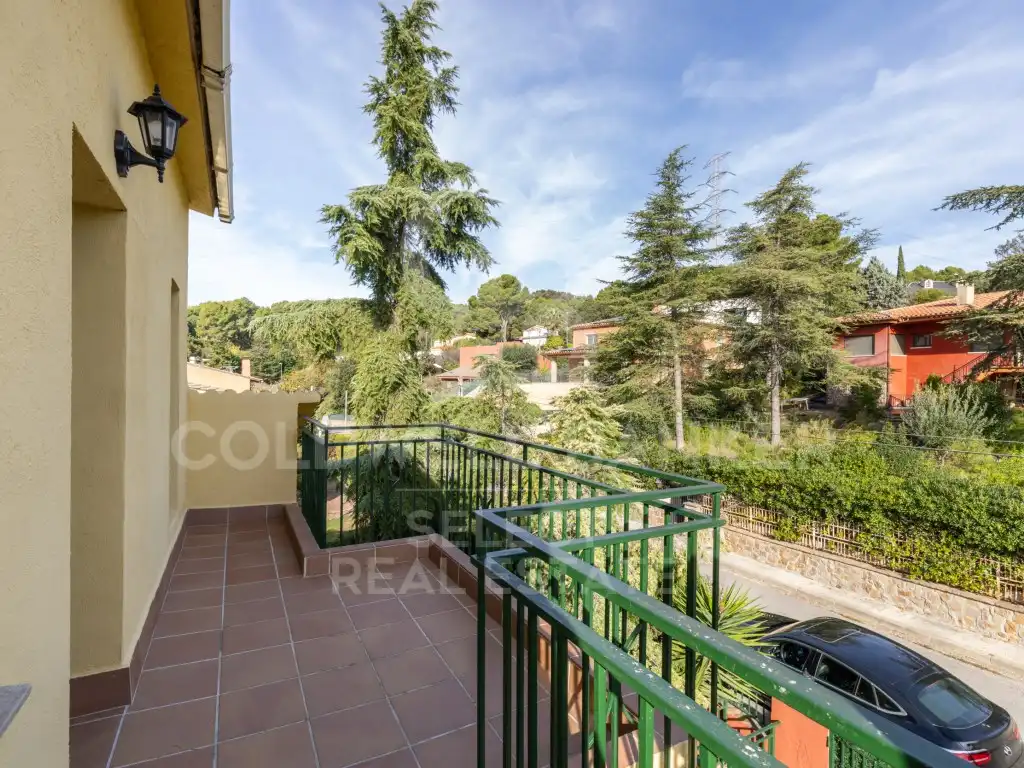 Vista exterior de Casa o xalet en venda en Castellar del Vallès