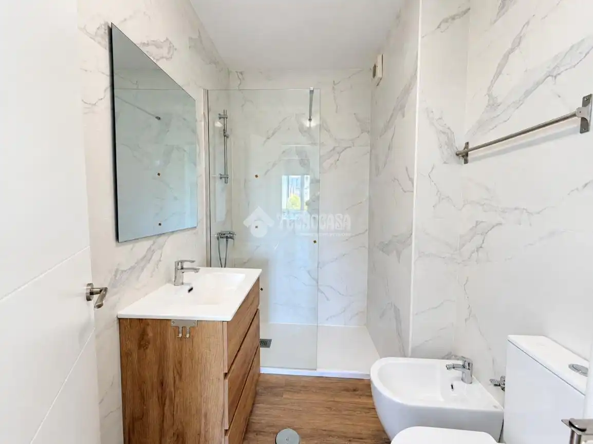 Bathroom of Flat for sale in Fuencarral - El Pardo