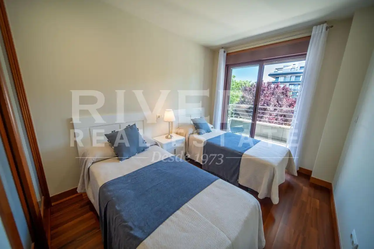 Schlafzimmer von Wohnung zum Verkauf in Sanxenxo mit Heizung, Terrasse und Abstellraum