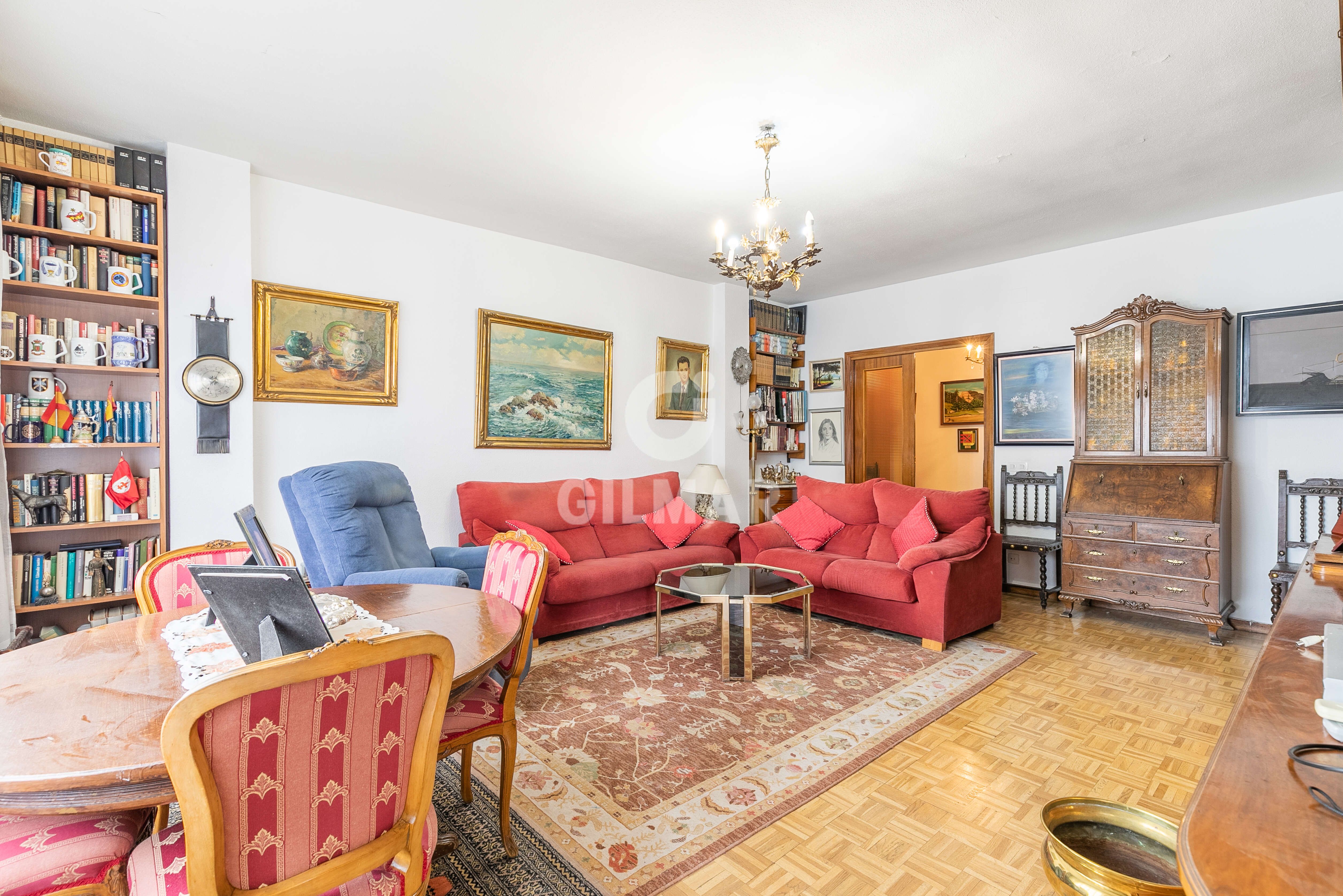 Sala de estar de Piso en venta en  Madrid Capital con Calefacción, Trastero y Balcón