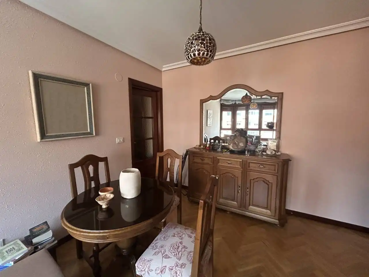 Comedor de Piso en venta en Oviedo  con Calefacción, Parquet y Trastero